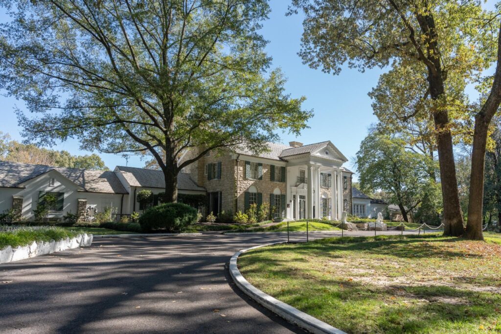 Presley for a Day at Graceland Credit Julian Harper Memphis Tourism