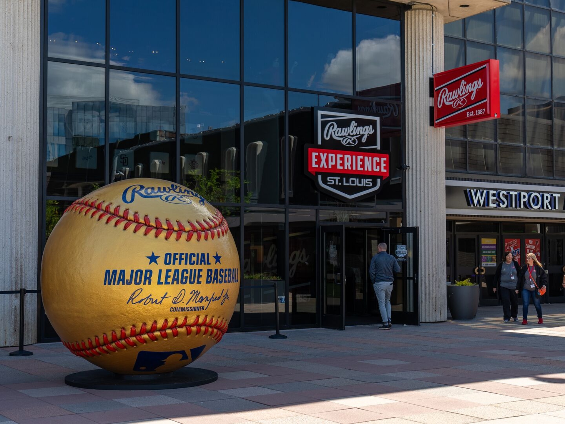 RawlingsExperience Large St Louis MI Image By Explore St Louis