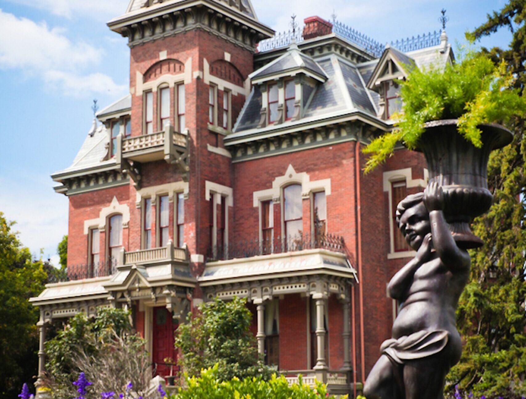 VaileMansion Kansas City MO Image by Visit Kansas City scaled e1734051523209