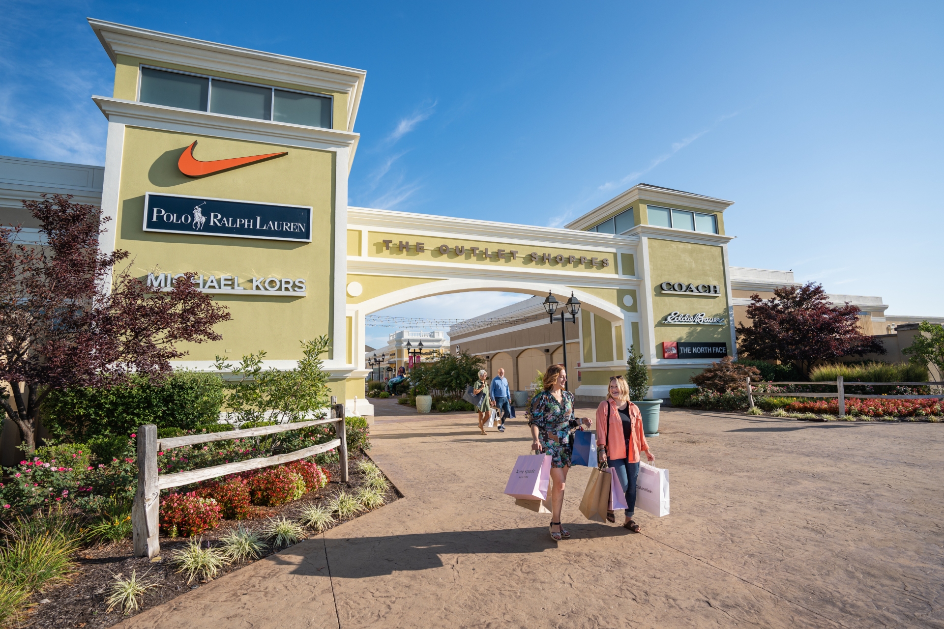 Outlet Shoppes of the Bluegrass on a sunny day outside the outlets