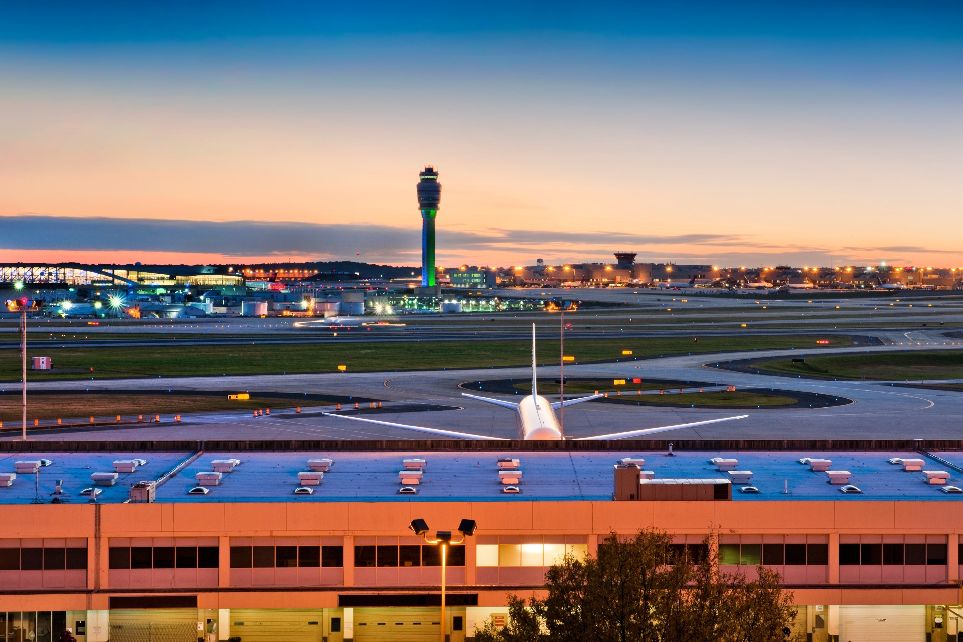 Atlanta Hartsfield Jackson Atlanta International Airport Photo Credit %C2%A92014 Richard Lubrant courtesy of ACVB AtlantaPhotos.com