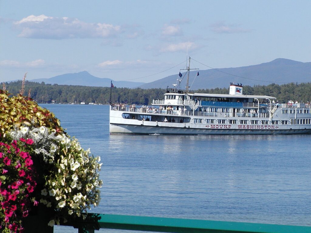 NH Lakes White Mountains New Hampshire Mount Washington Cruises Image By Discover New England orig