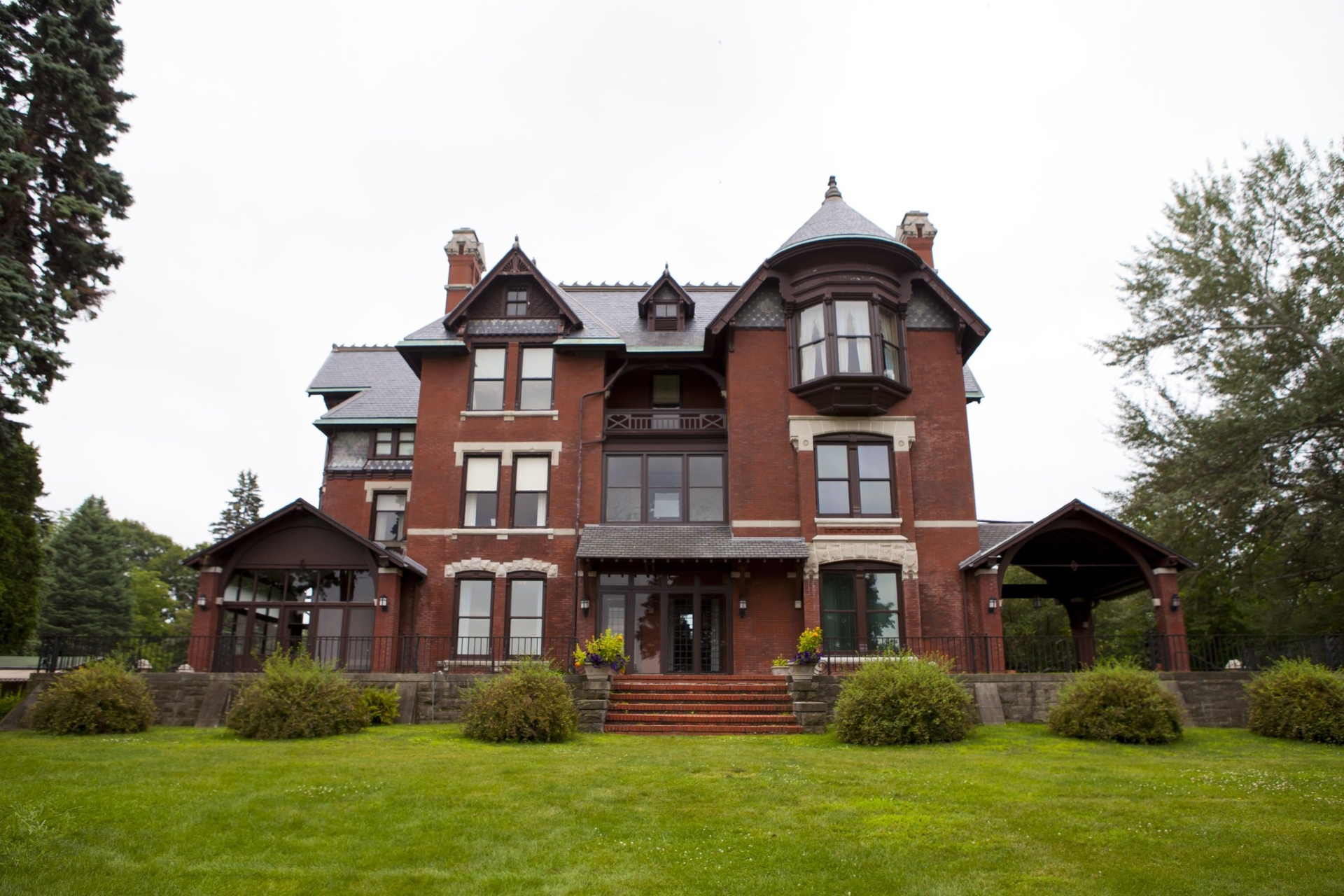 Brucemore Mansion Lorenz Iowa Image By Travel Iowa