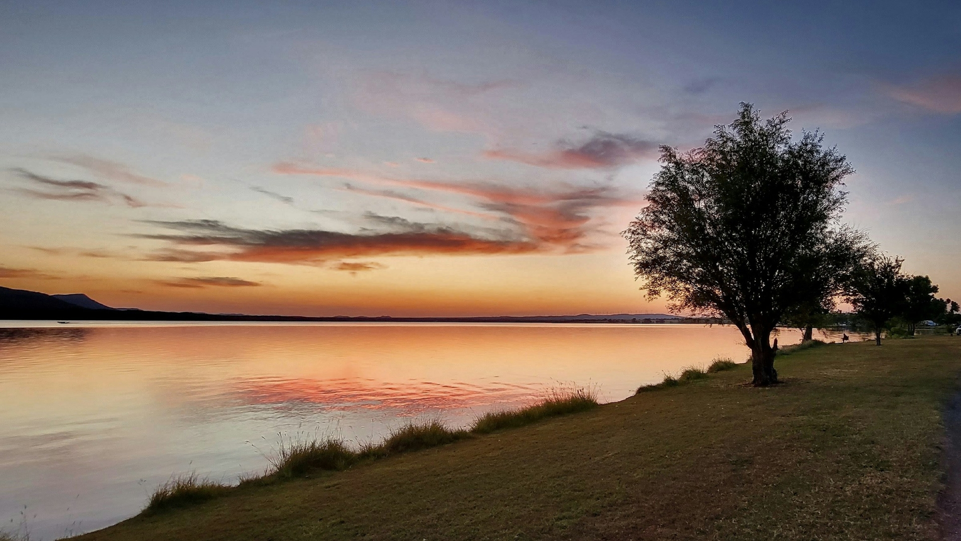 Lake Lawtonka Oklahoma Image By lillian fisher unsplash