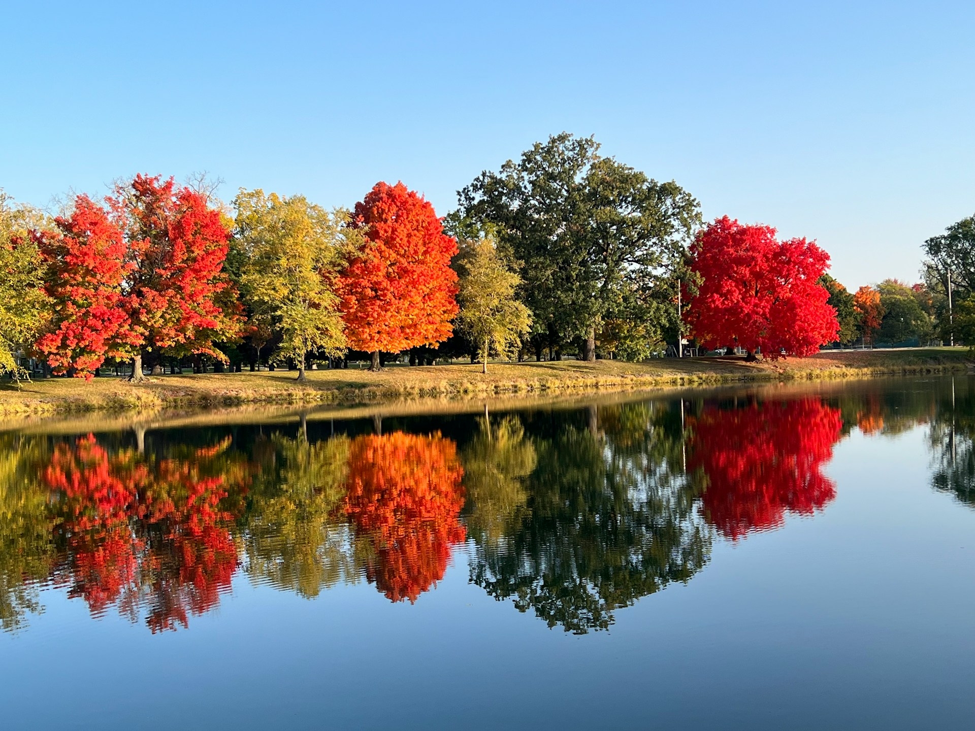 Lakeside Park Fort Wayne IN Image By greg byman unsplash
