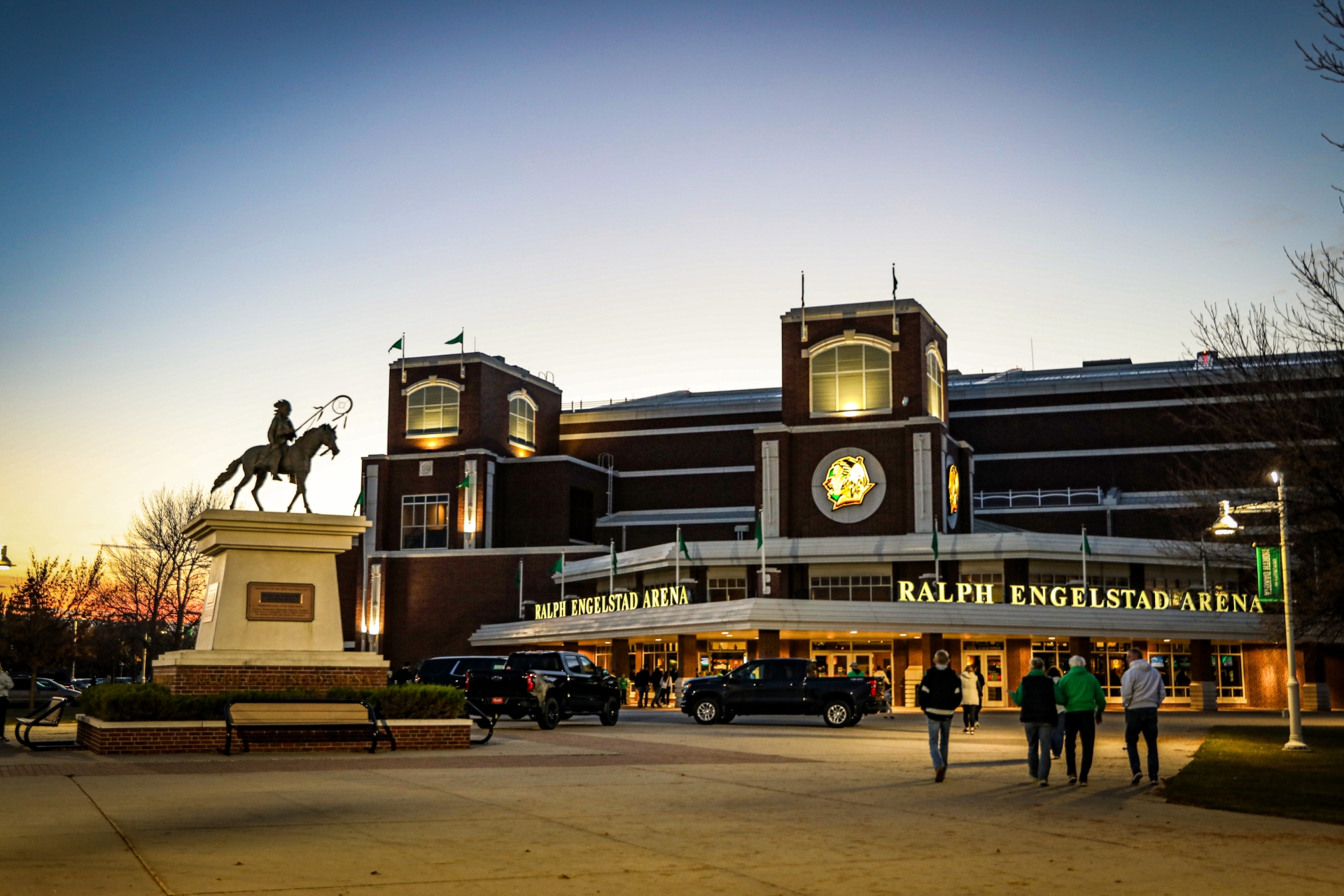 Ralph Engelstad Arena exterior Image By North Dakota Be Legendary1