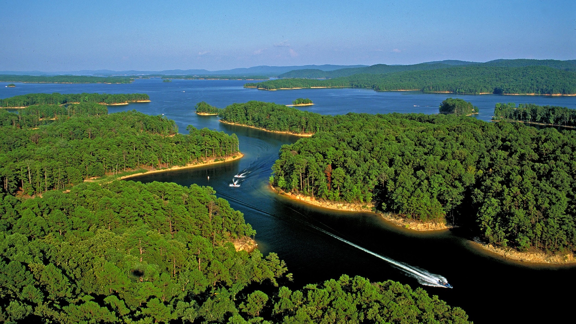 Arkansas Hot Springs Lake Ouachita Image By Travel South USA