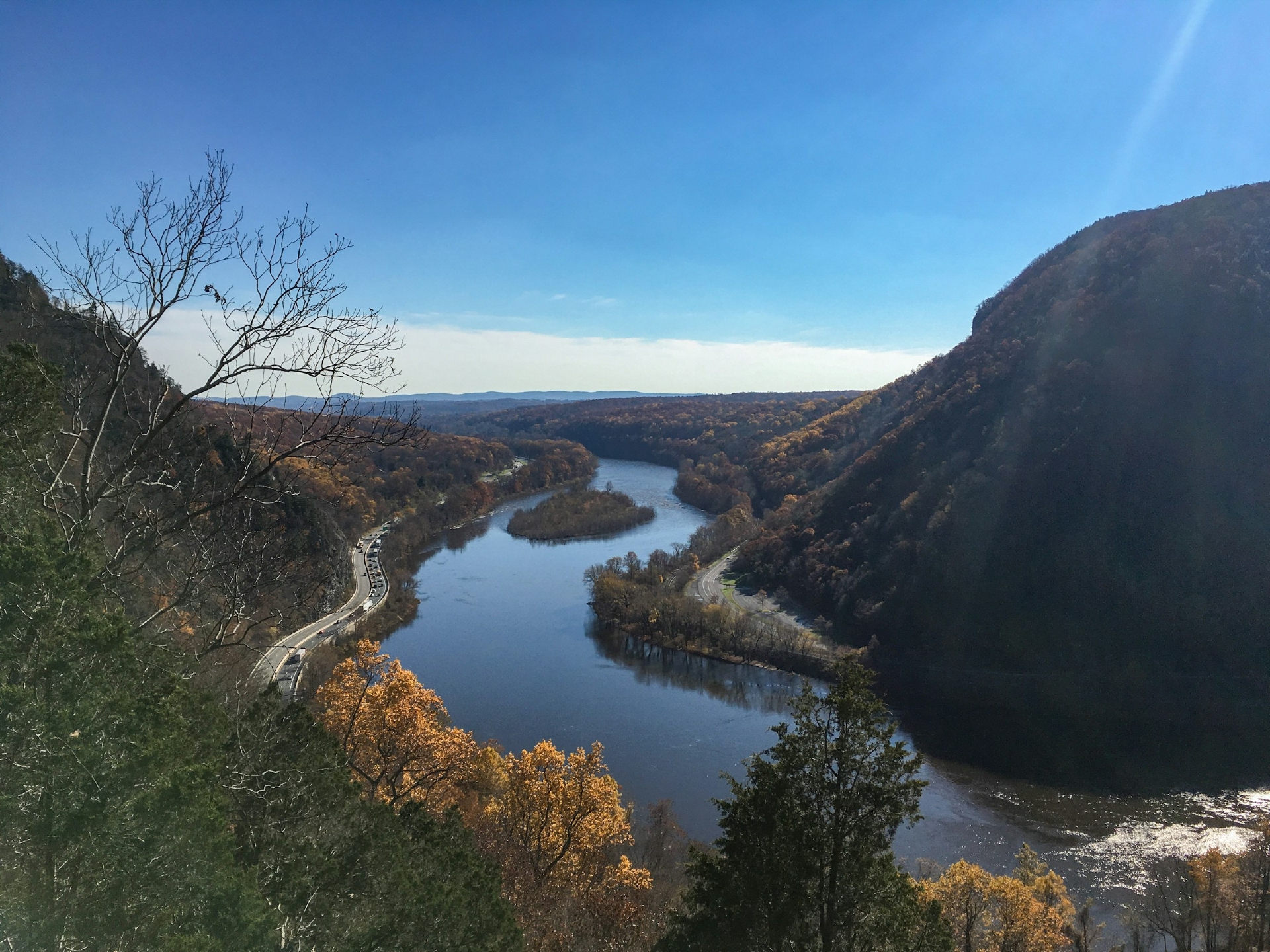 Delaware Water Gap DE Image by mike ralph unsplash