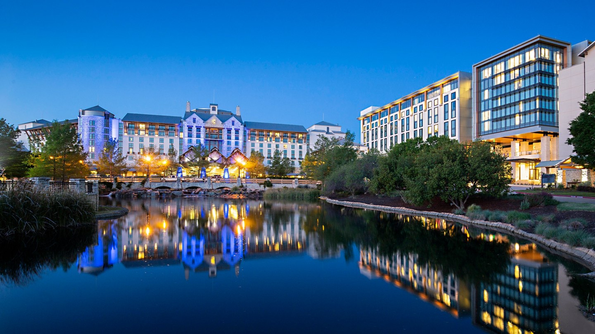Gaylord Texan Resort Convention Center with Vineyard Tower Addition 1