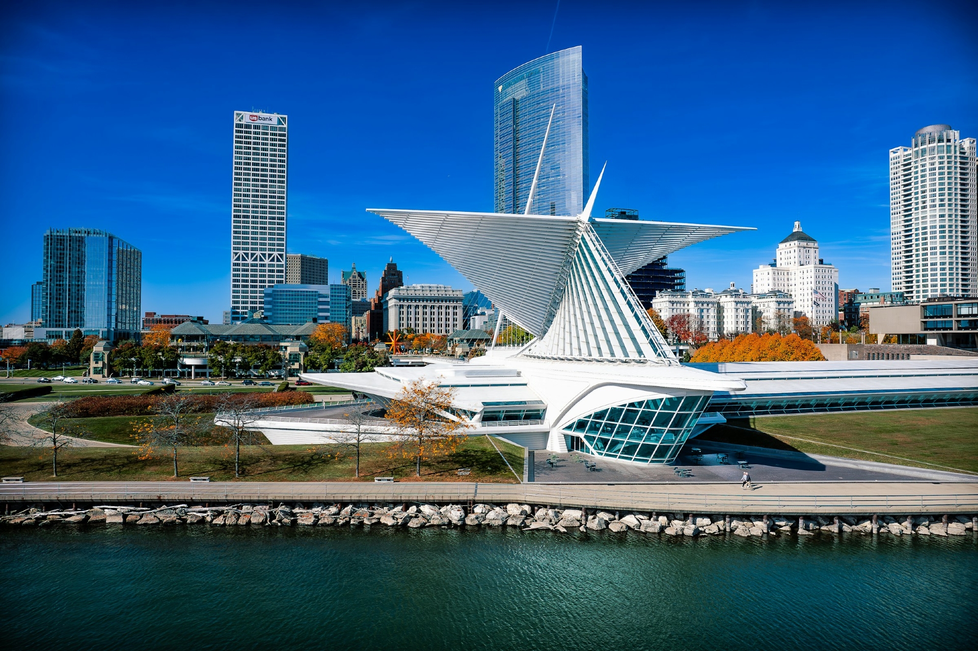 Milwaukee Art Museum WI Image By federico ramirez unsplash