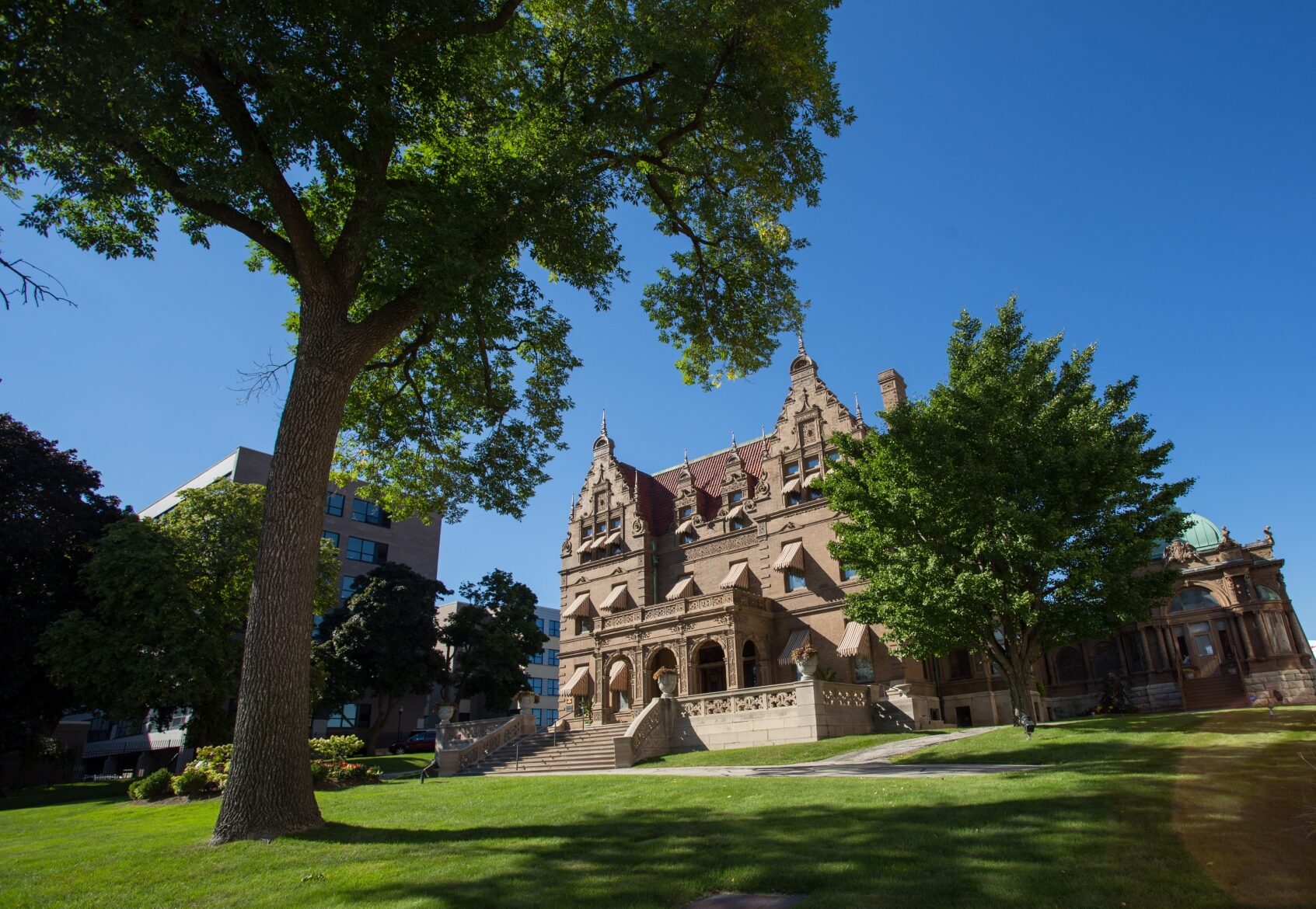 Pabst Mansion WN Image By Visit Milwaukee e1744352929782