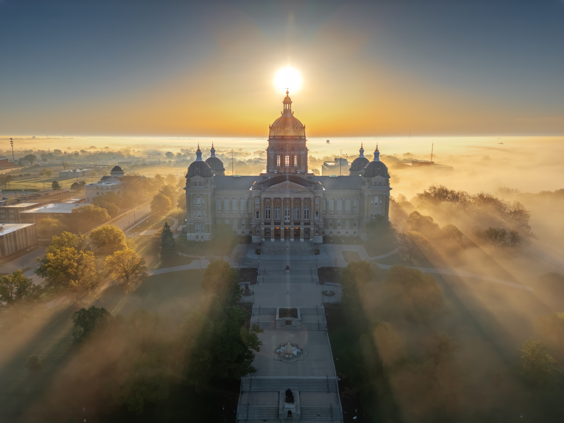 iStock 2154287728 State Capitol Des Moines at sunrise foggy morning Image from Istock