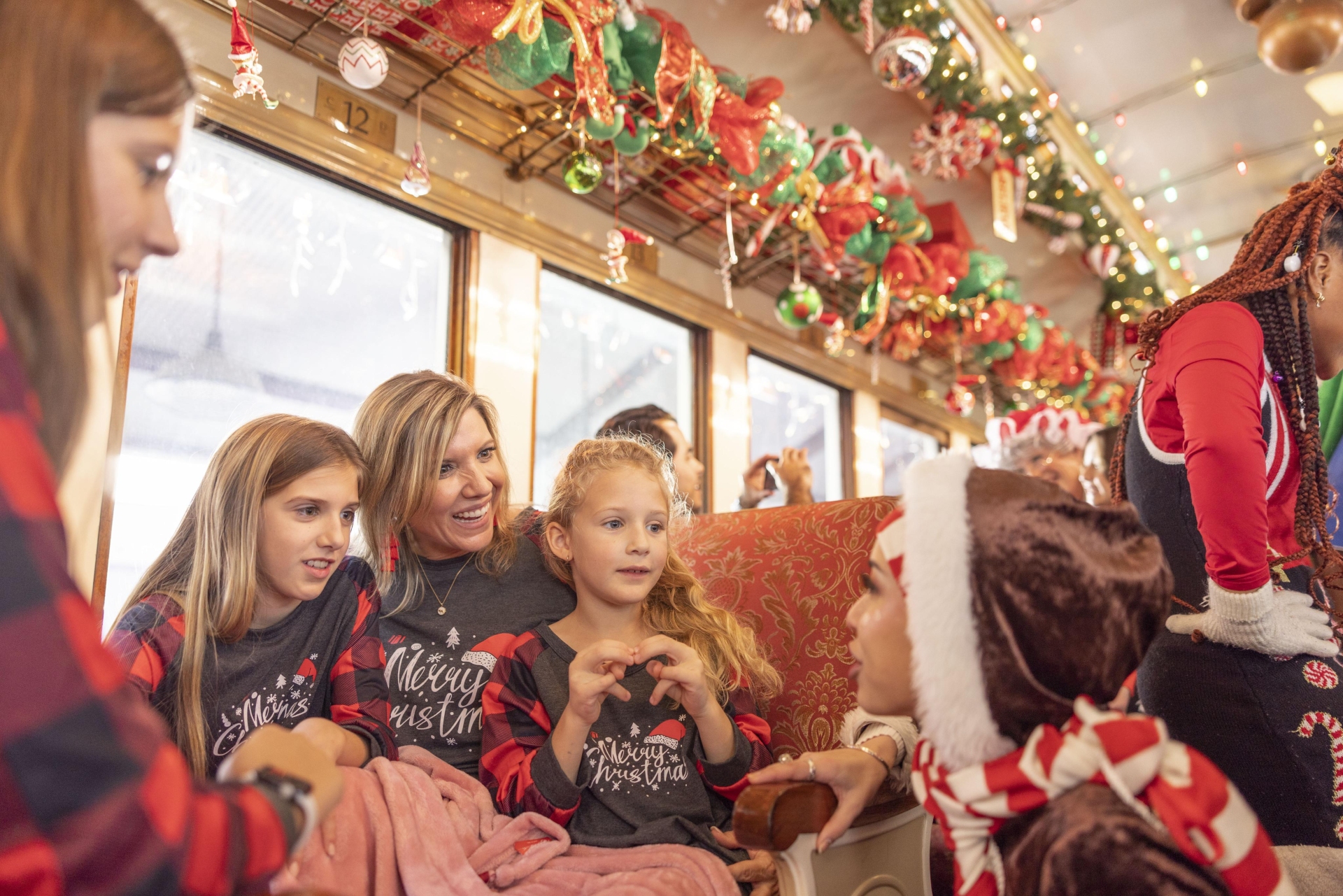 Christmas Train Family Courtesy Grapevine CVB