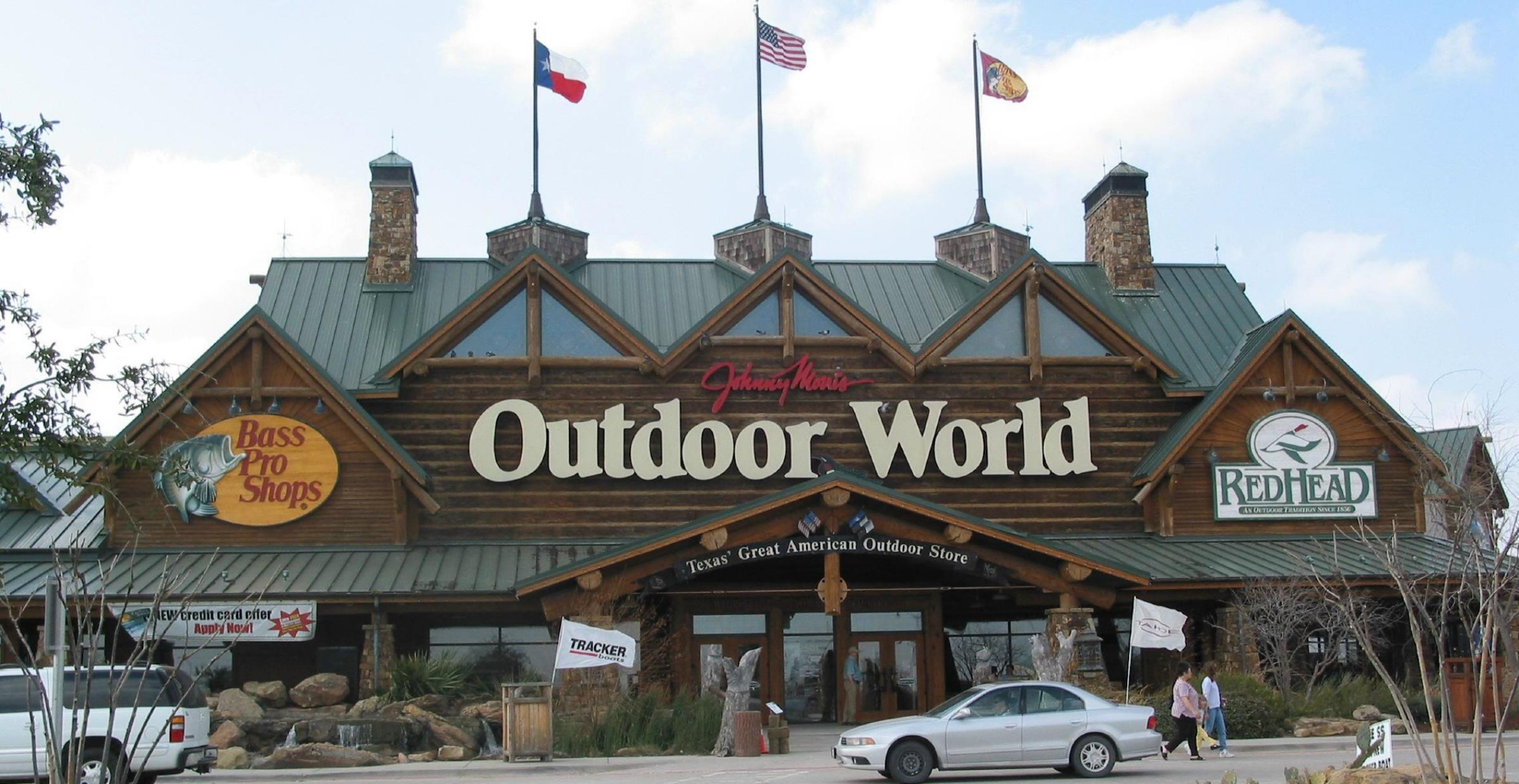 Outdoor World Exterior Courtesy Grapevine CVB