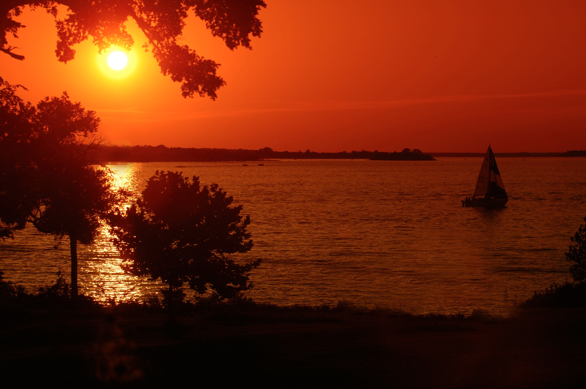 Sunset Lake Courtesy Grapevine CVB
