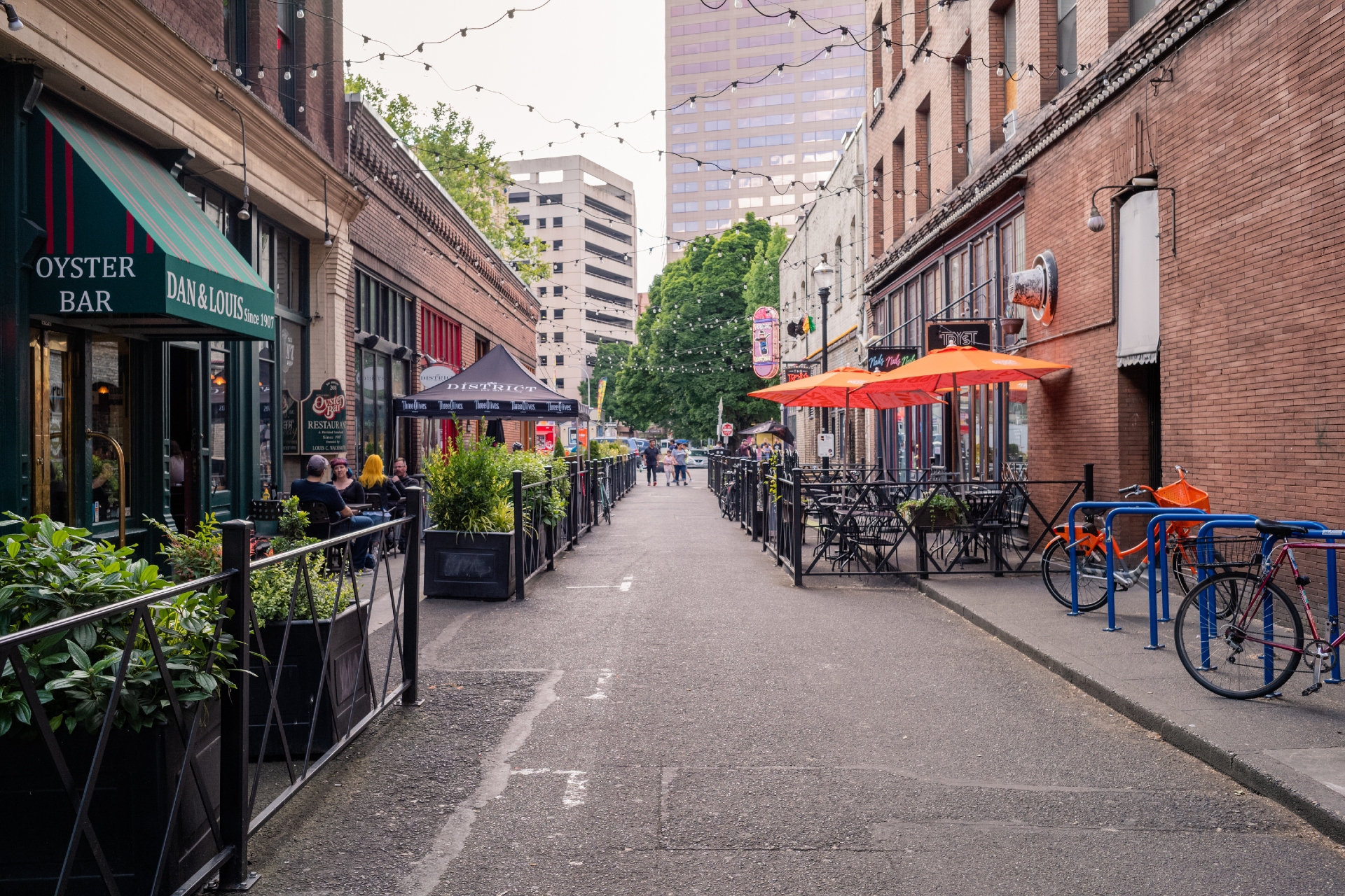 Ankeny Alley Portland OR Image By Travel Portland Credit Justin Katigbak