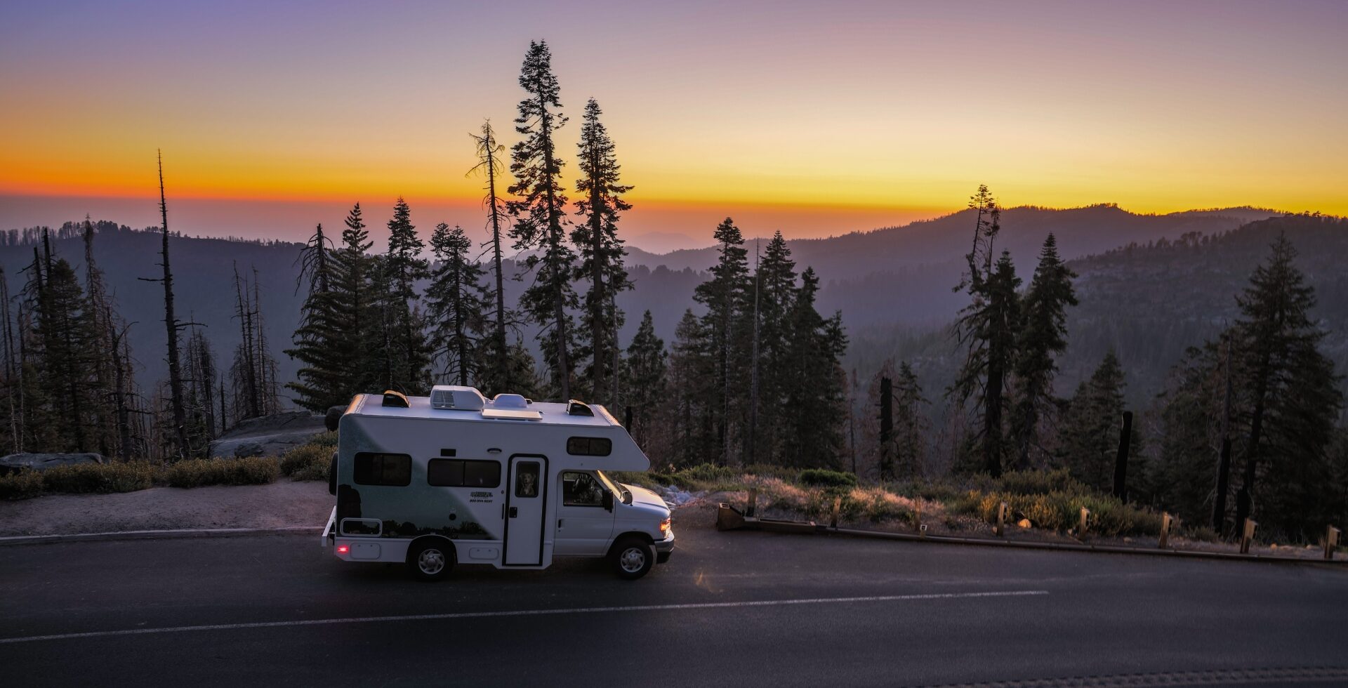 Coach Touring Image By Cruise America 125A8914 e1749561191631