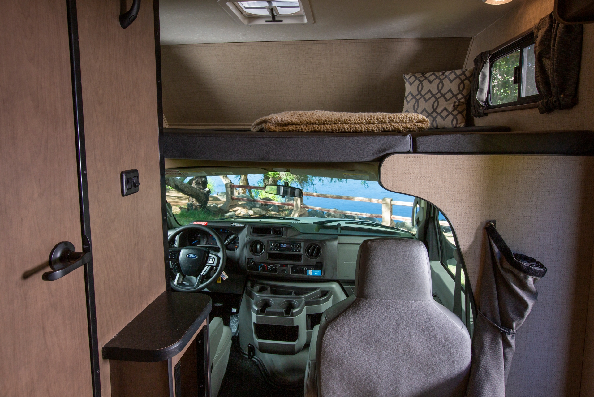 Compact Plus Image By Cruise America JT 8132