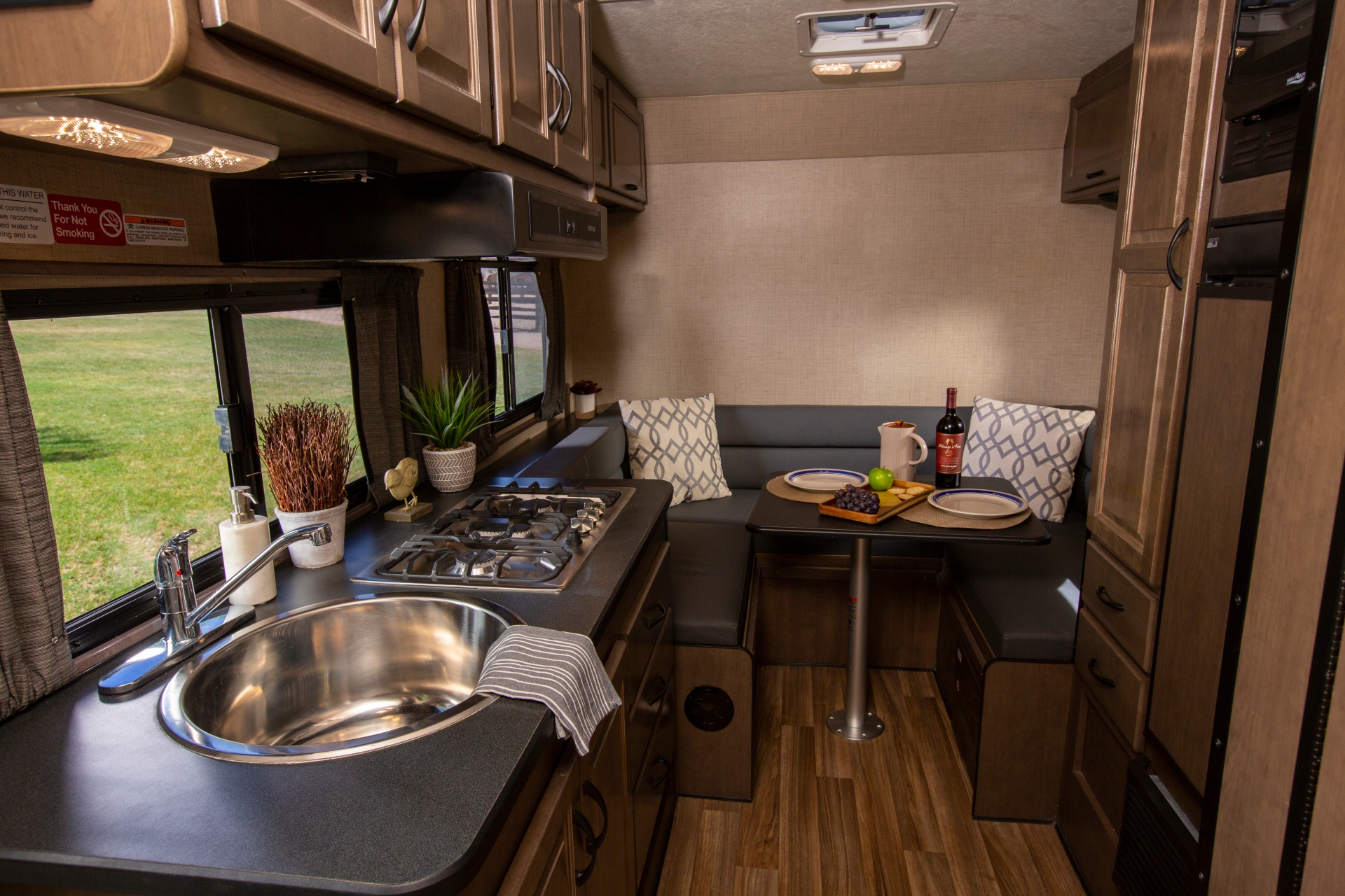 Compact Plus Image By Cruise America JT 8139