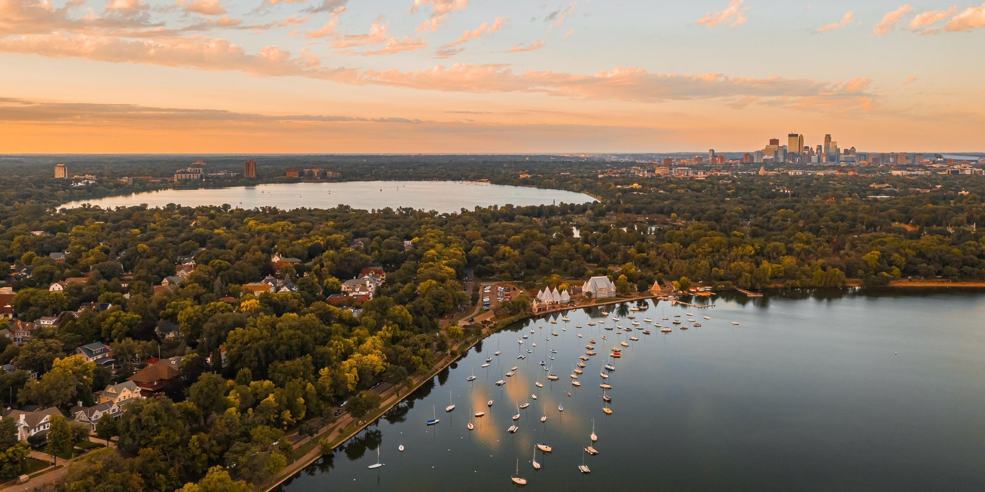 ChainOfLakesSkyline CREDIT OmarGhrayeb%40OGEEVISUALS CourtesyOfMeetMinneapolis large