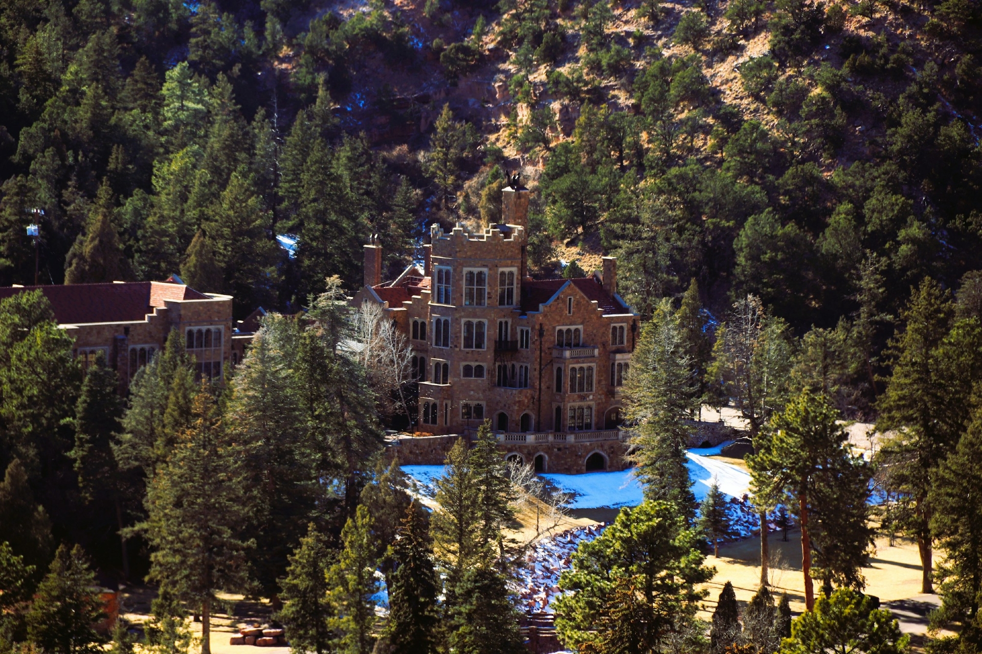 Glen Eyrie Castle Colorado Springs CO Image by rebekah che unsplash