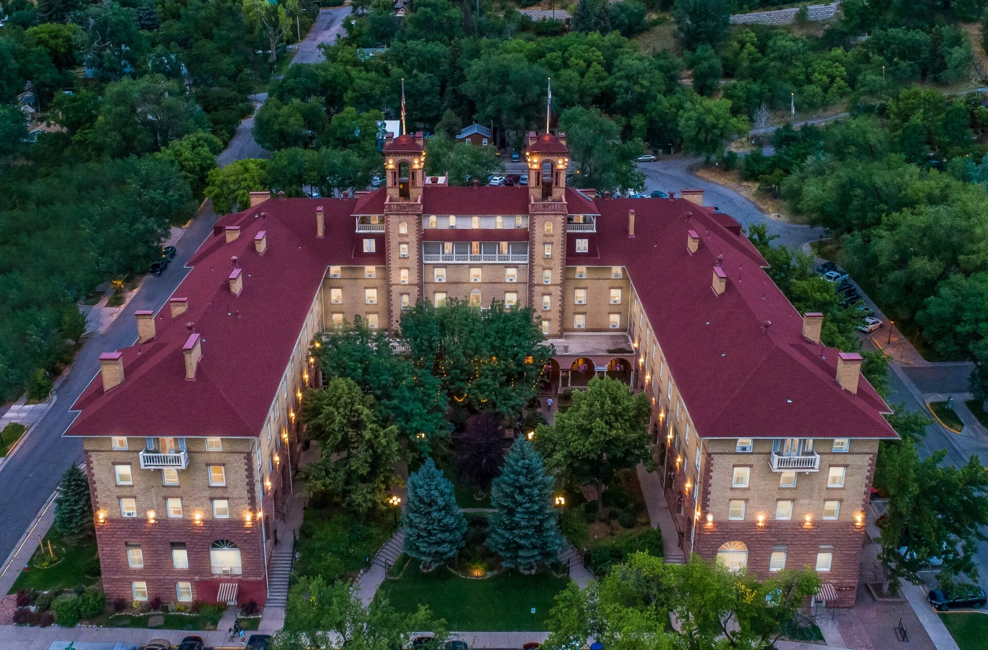Hotel Colorado Glenwood Springs Hotel Exterior historic hotel
