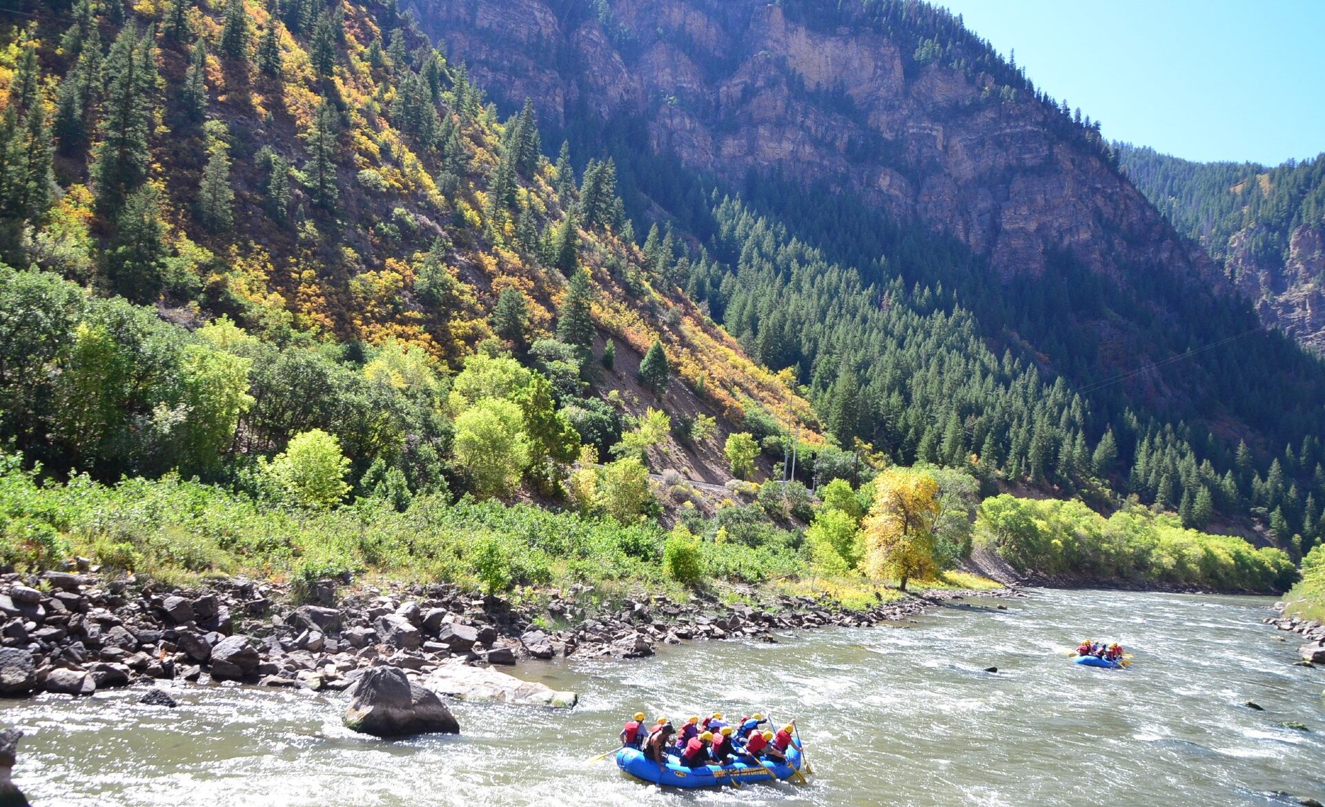 GlenwoodSprings rafting fall CO Image By Visit Glenwood e1752989216626
