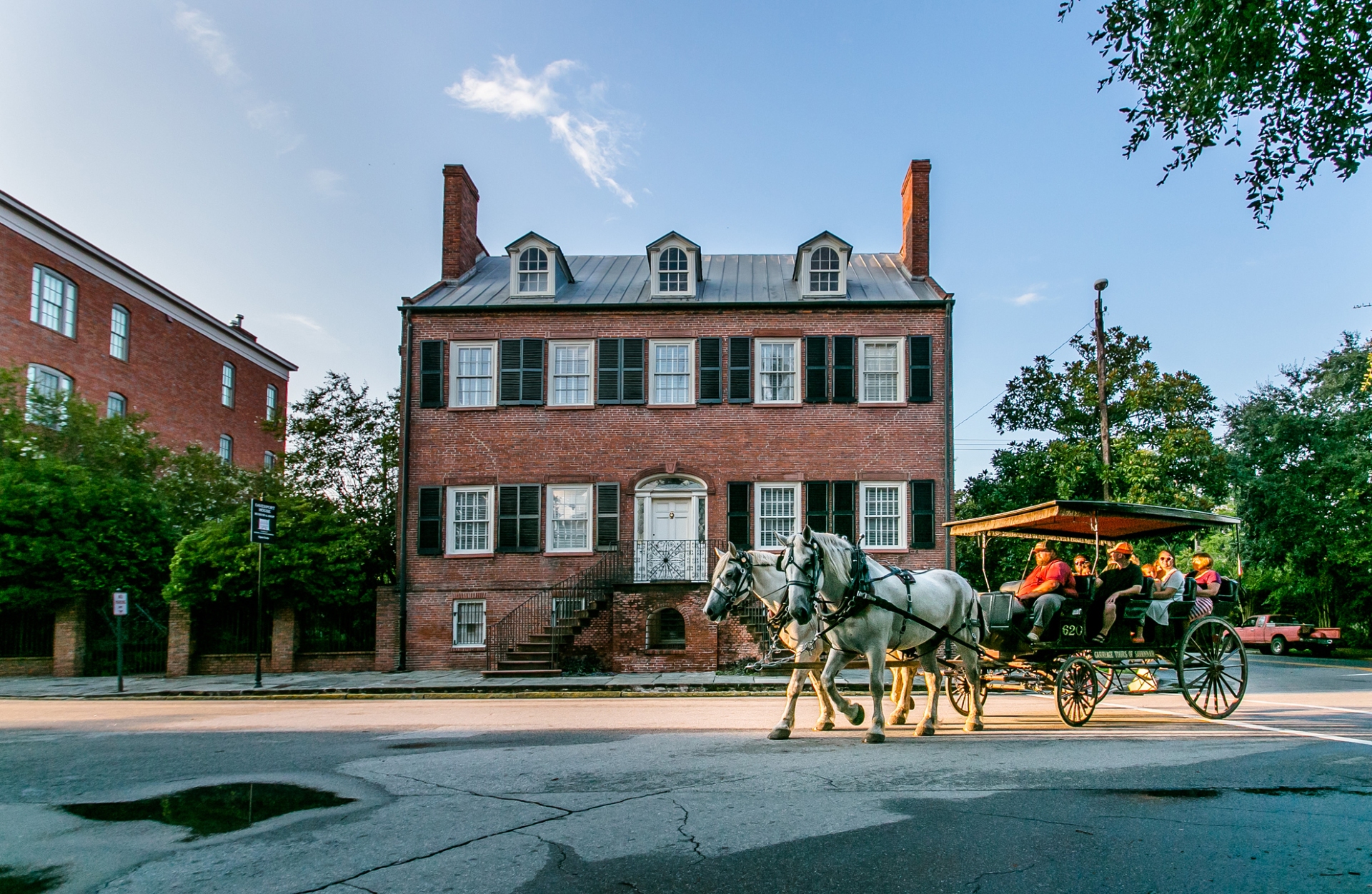 Historic Savannah Horse Carriage Tour Photo Credit Casey Jones Visit Savannah
