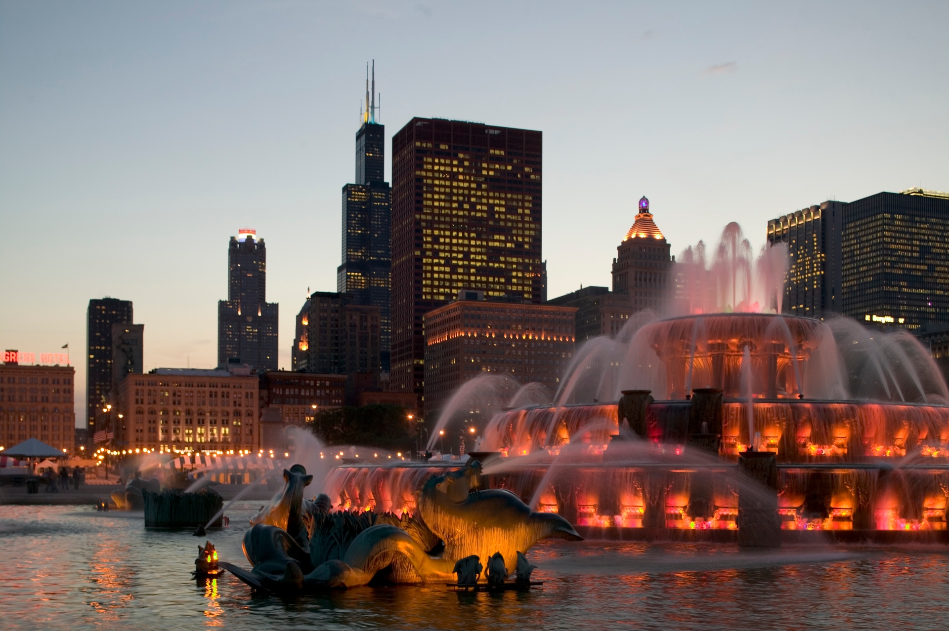 Buckingham Fountain Chicago IL Image By Ilinois Office of Tourism