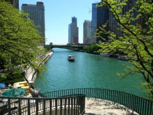Chicago River IL Image by Brigitte Werner from Pixabay