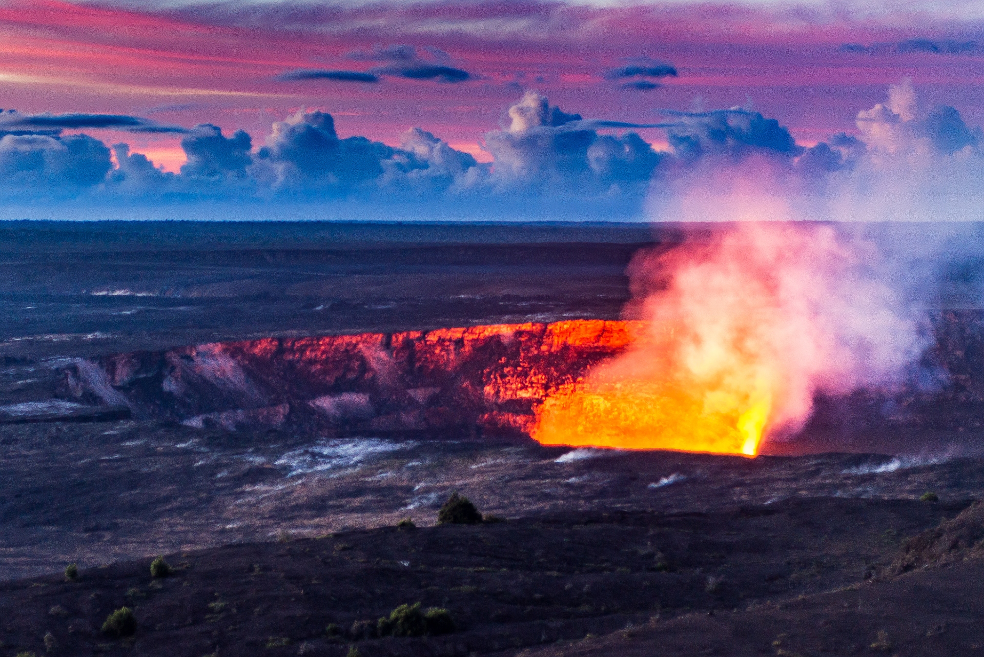 Dawn at the Lava Lake at Halemaumau Image purchased from iStock 1006629870 1