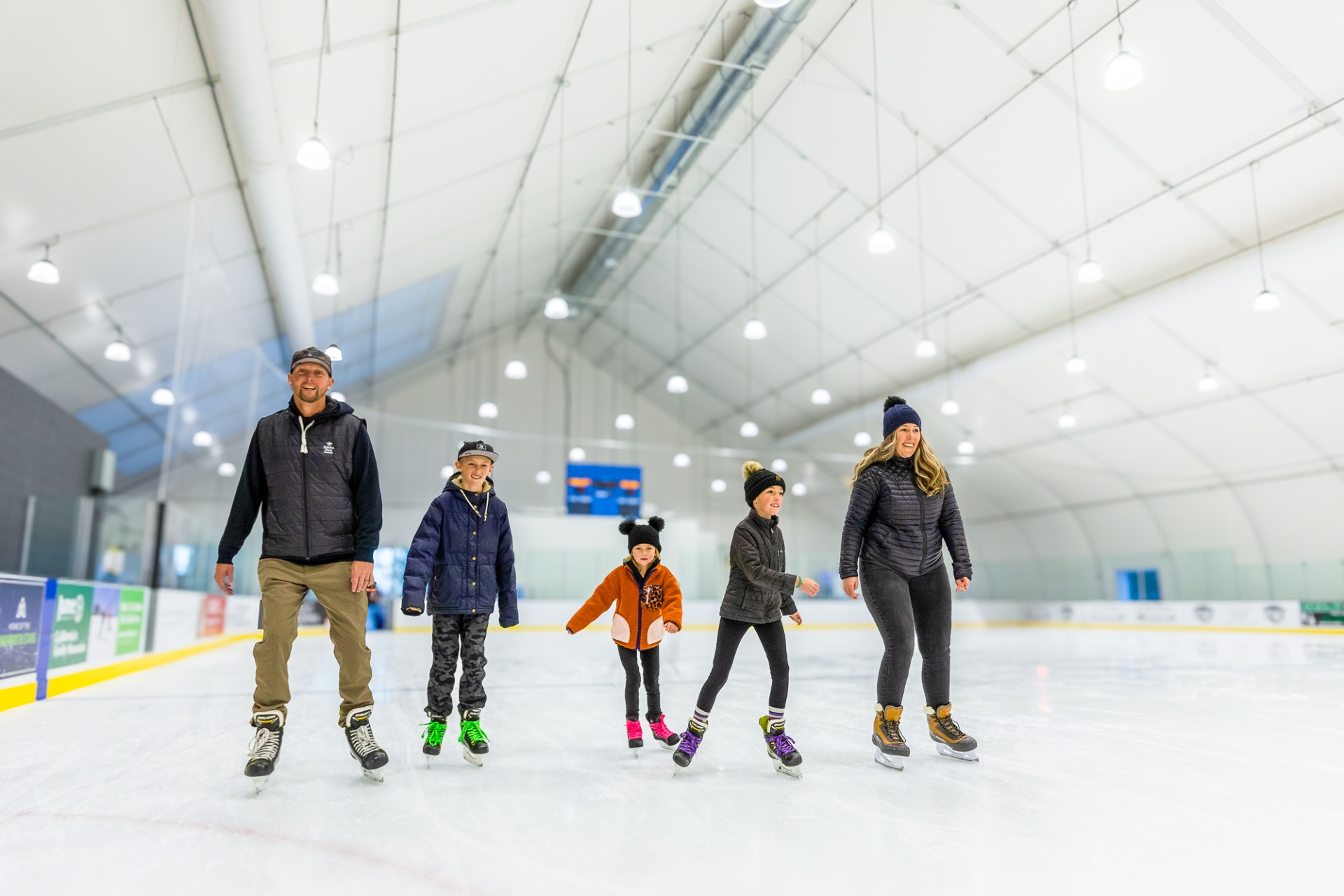 Family Ice Skating Mammoth LA Kings Ice Photo Credit Samantha Lindberg Visit Mammoth Lakes Tourism
