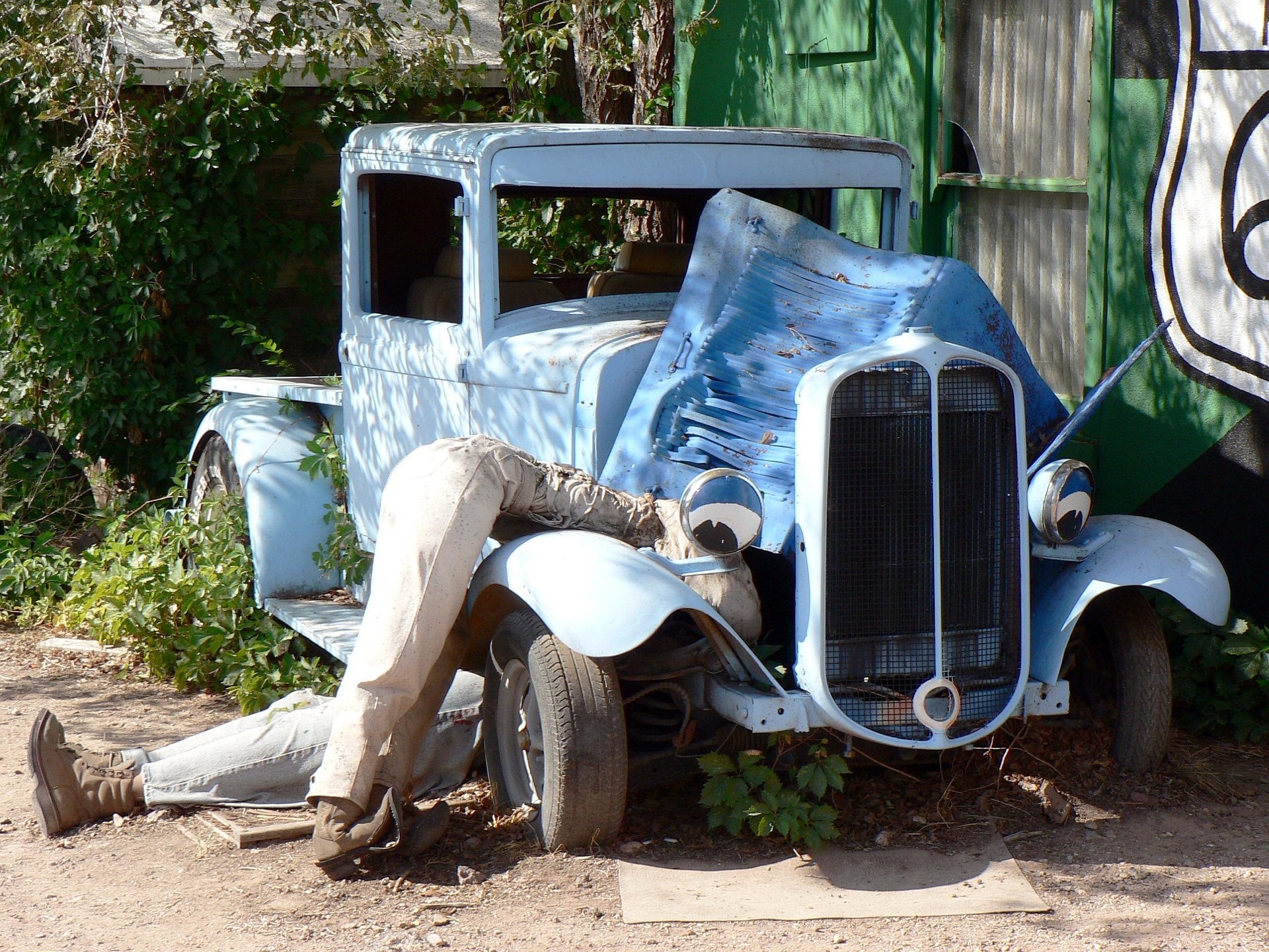 Jaw Harp Route 66 Photo stop dont know what state this is in Image by DEZALB from