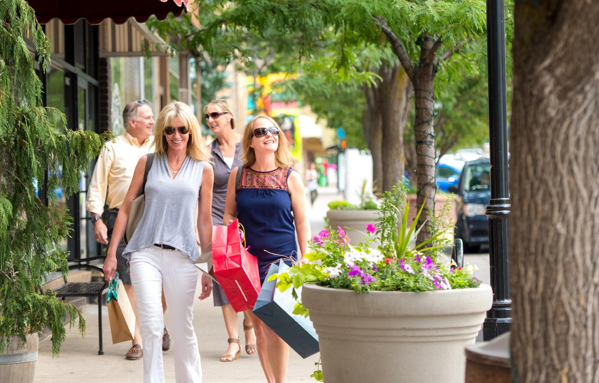 Shopping in Downtown Glenwood Springs CO Image By Visit Glenwood Springs