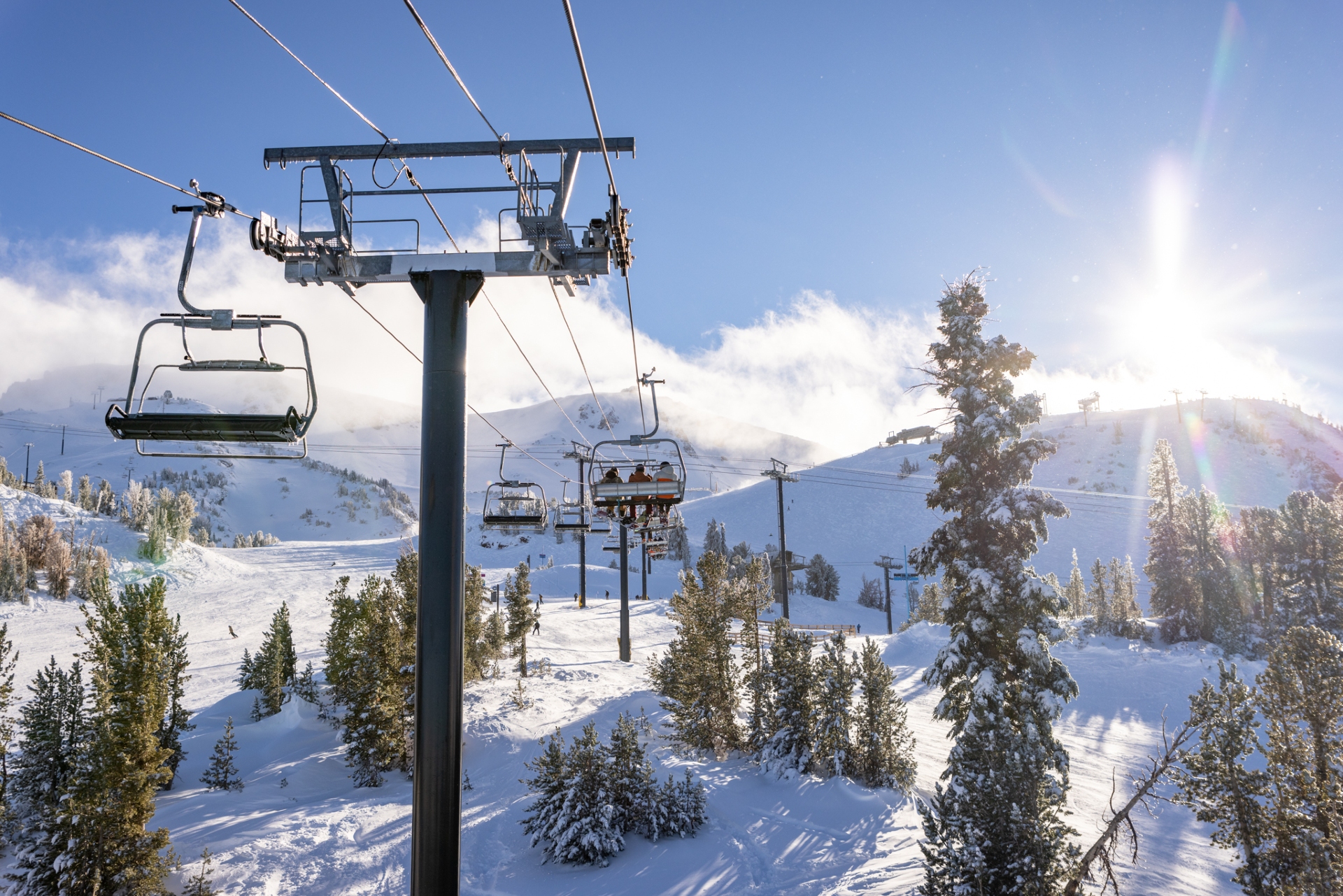 Skiing Mammoth Lakes Gondala Mammoth Lakes Tourism Patrick Griley