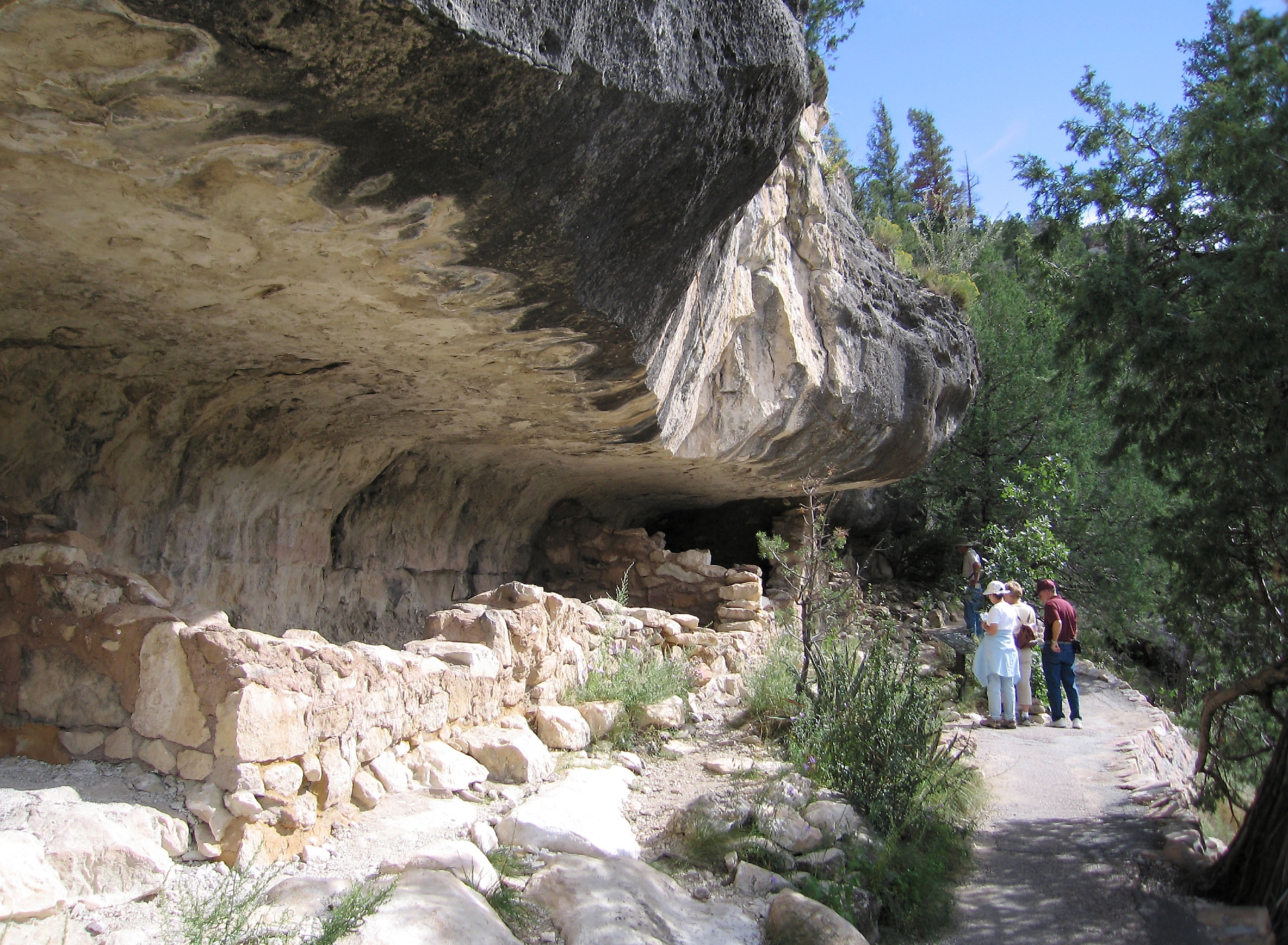 Walnut Canyon Visitor Path Flagstaff AZ Image By Discover Credit Ralph Schmit copy