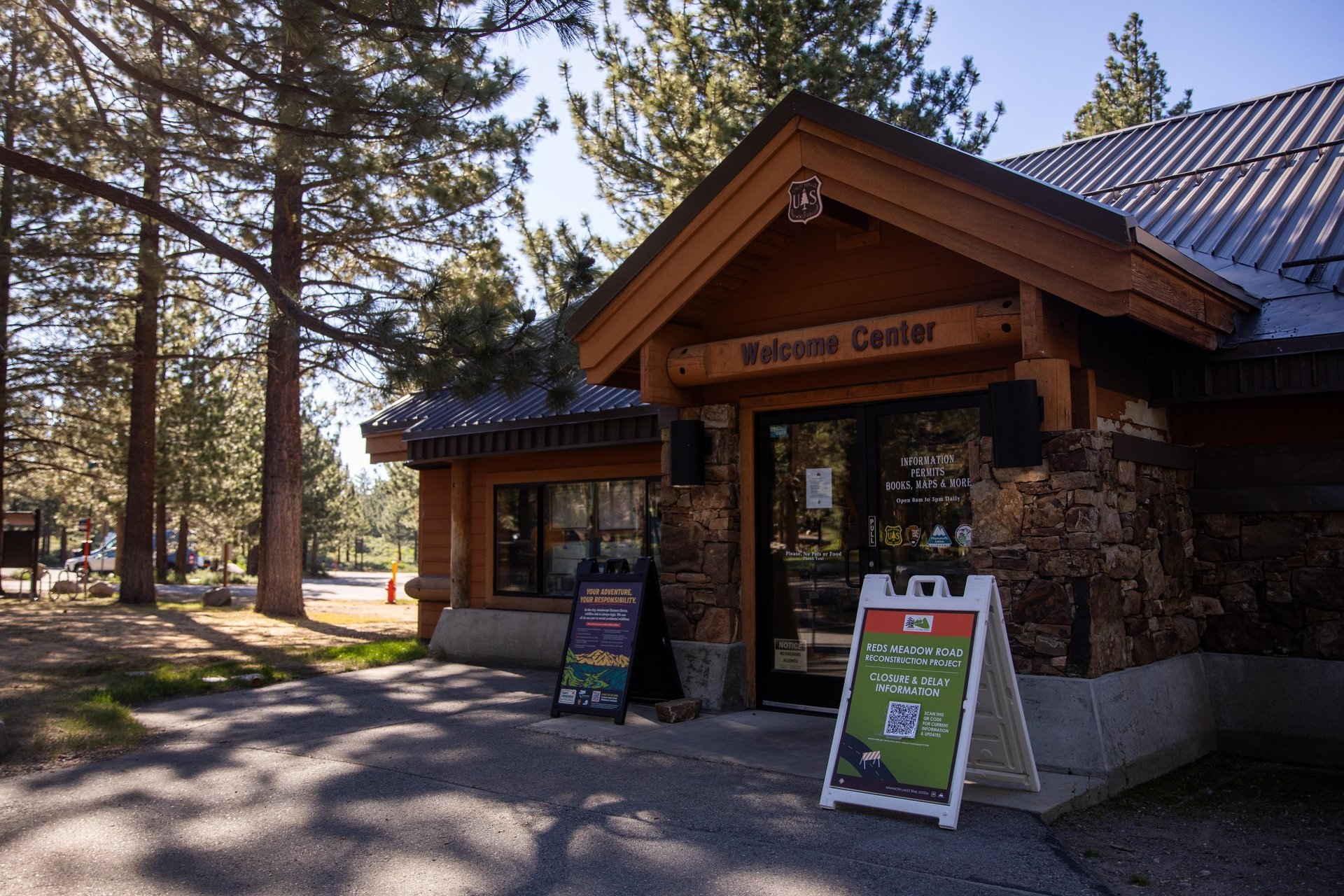 Mammoth Lakes Welcome Center 3 Photo Credit Samantha Lindberg Mammoth Lakes Tourism