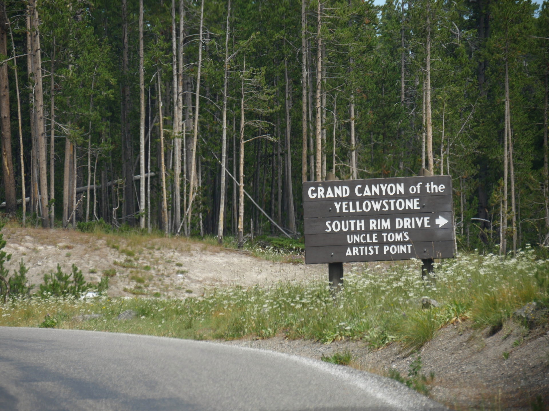 Yellowstone National Park Waterfalls Driving Route South Rim WY iStock 1085144906