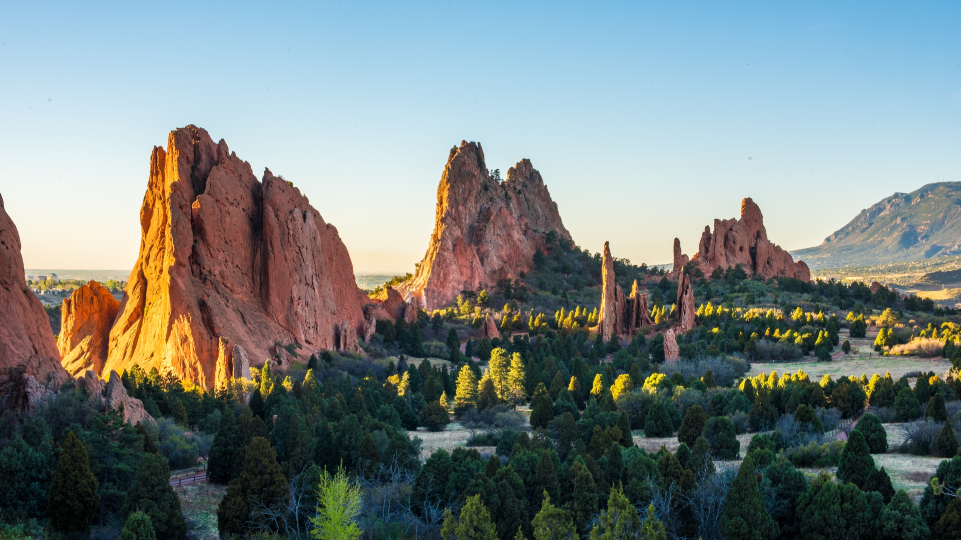 Garden of the Gods Colorado Springs CO Image Purchased from iStock 1068665552