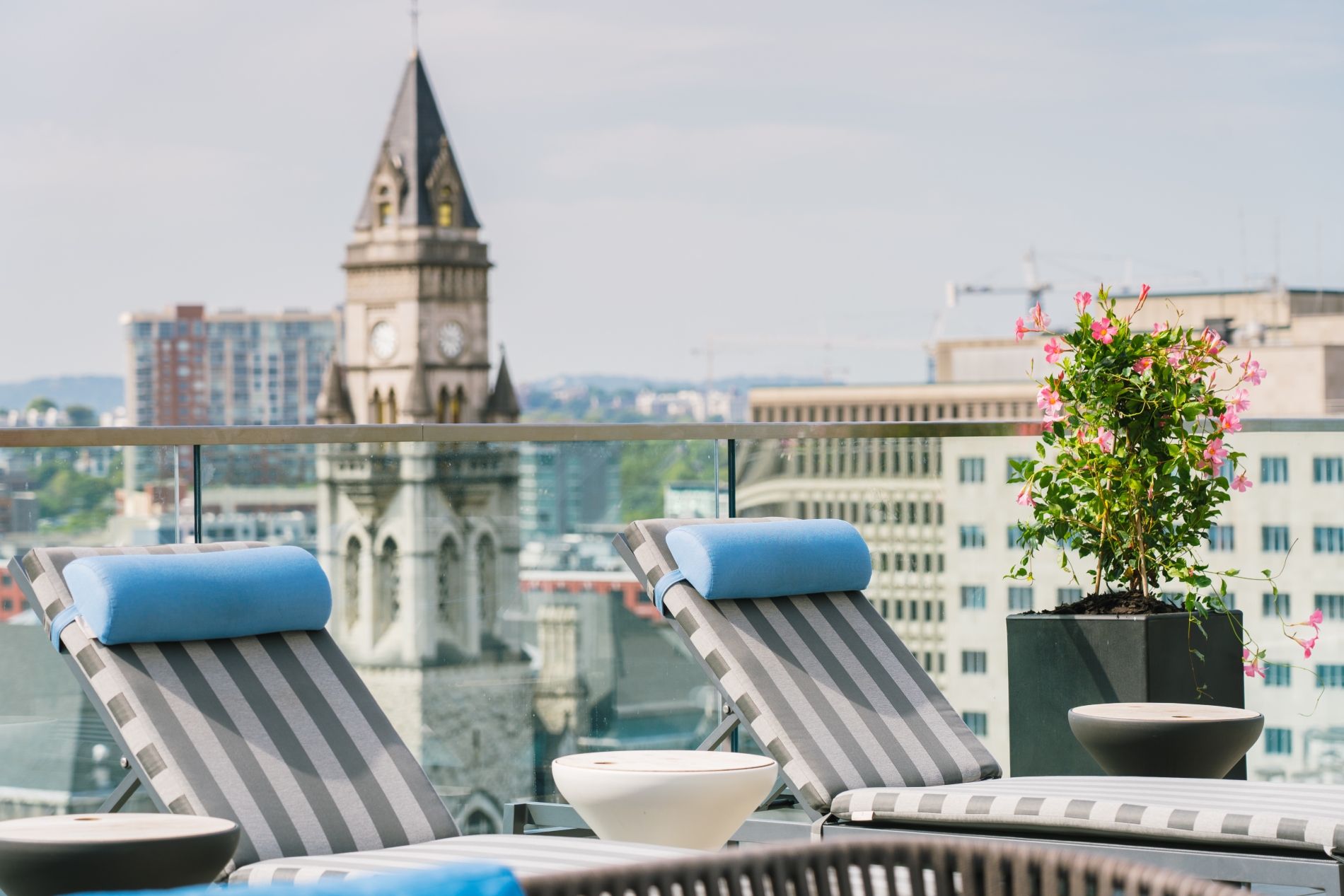 Holston House TENN on Top Lounge Chairs Courtesy Nashville Tourism