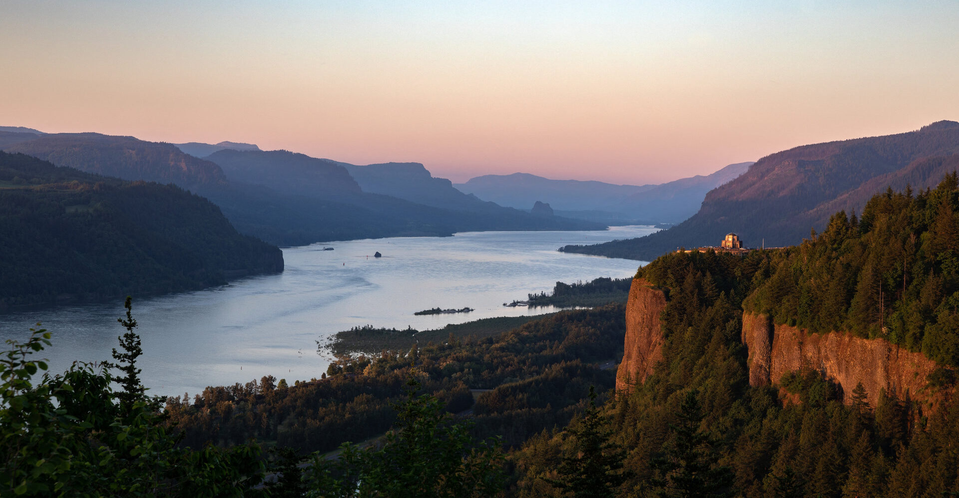 Vista Crown Point along Columbia River Gorge Portland OR 2 iStock 2218328008 result e1787615783616