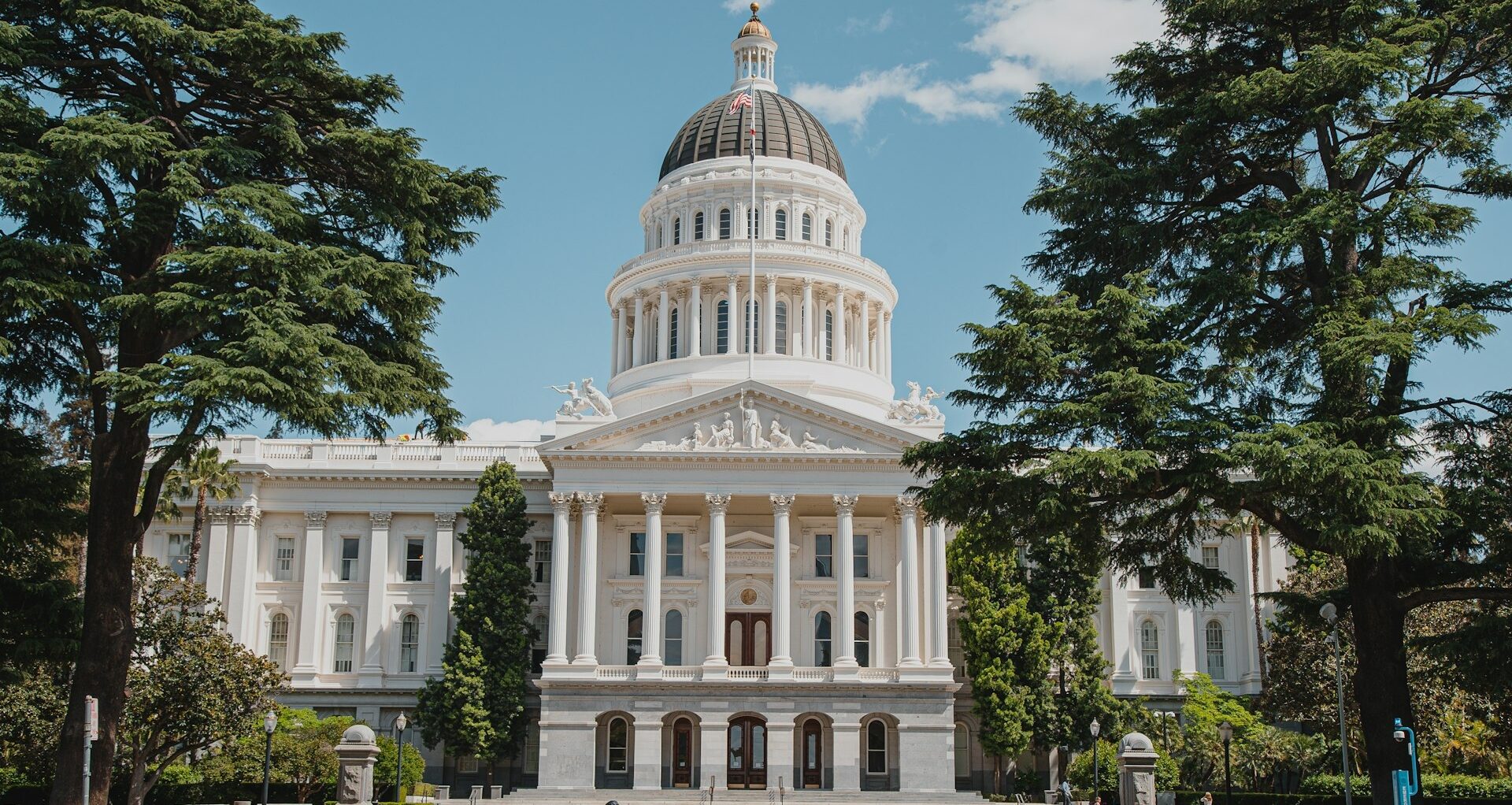 Sacramento State Capitol Building CA Image By josh hild unsplash edited