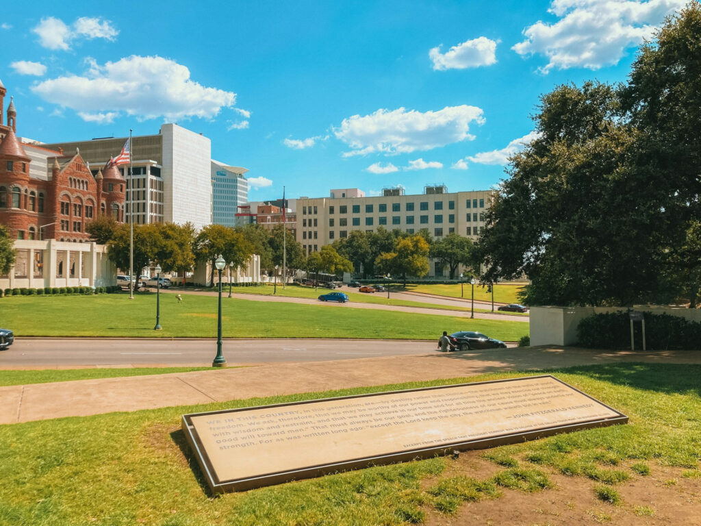 Dealey Plaza JFK Memorial Dallas Image by Macarena Ollarzu on Unsplash